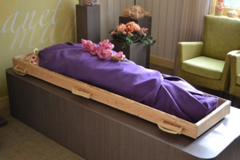 Uitvaartwade Paars via Gaia Uitvaartbegeleiding Purmerend